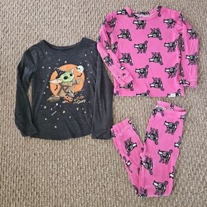 Girls Size 5 Gap Halloween Pajamas and Baby Yoda Halloween Shirt